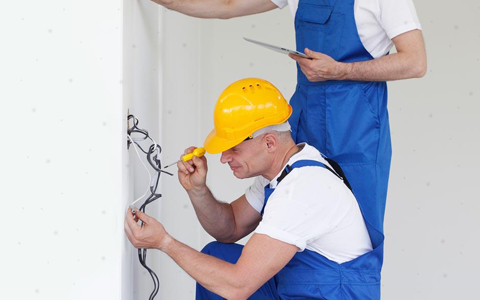 technicien électricien Paris 4